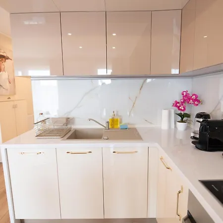 Uranus Luxury Studio Apartment