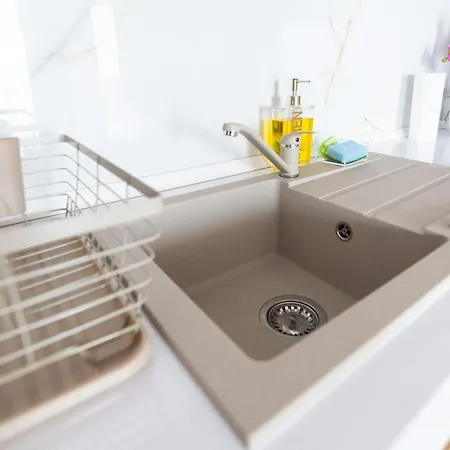Uranus Luxury Studio Apartment