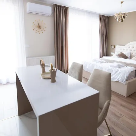 Uranus Luxury Studio *