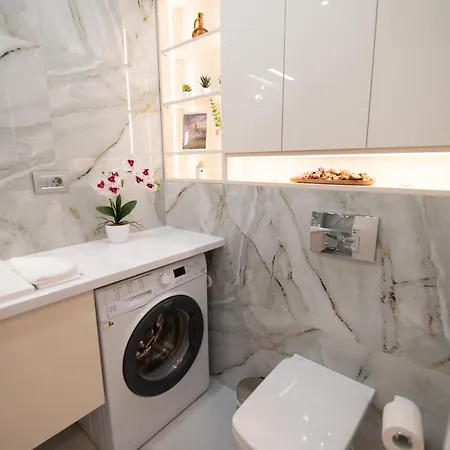 Uranus Luxury Studio Apartment *